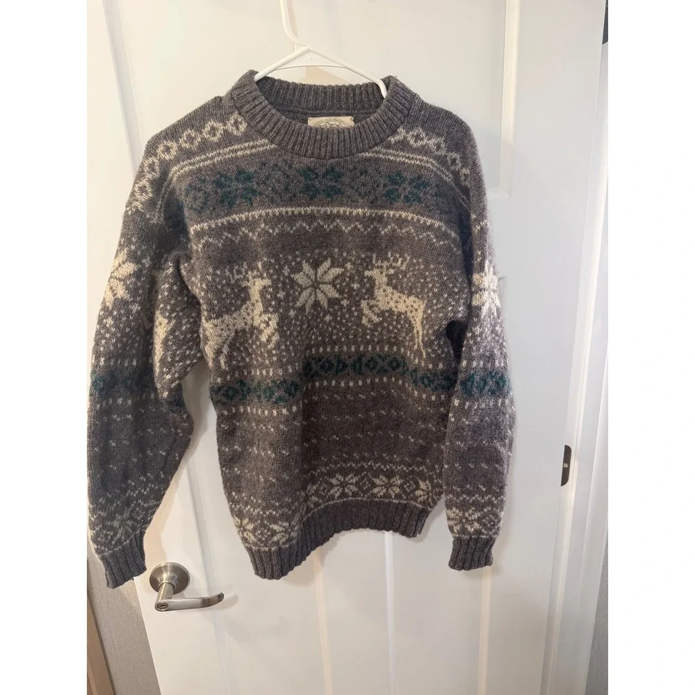 Vintage Alps Merrimac‎ Valley Mens Grey Reindeer Snowflake Fair Sweater M USA